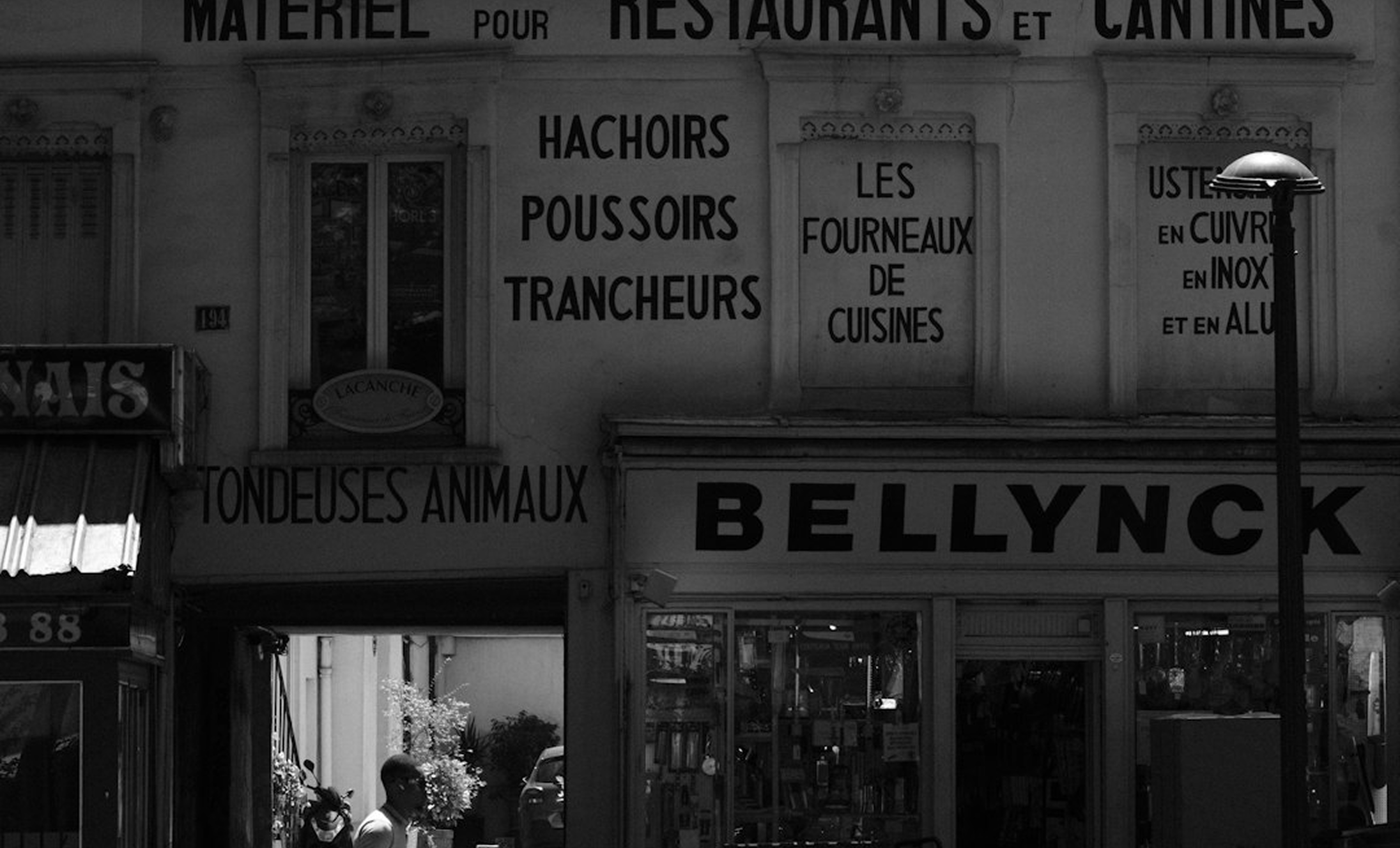 She handed him a film
La Boum, 1980